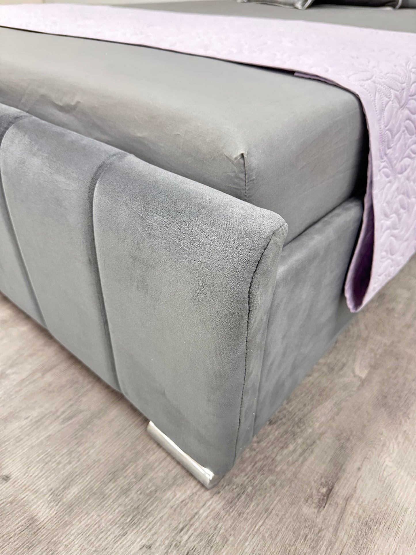 Grand Panel Winged Double 4ft6 Ottoman Storage bed - Grey